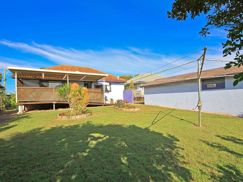 221 Rode Road, WAVELL HEIGHTS QLD 4012, Wavell Heights - Thumbnail 2