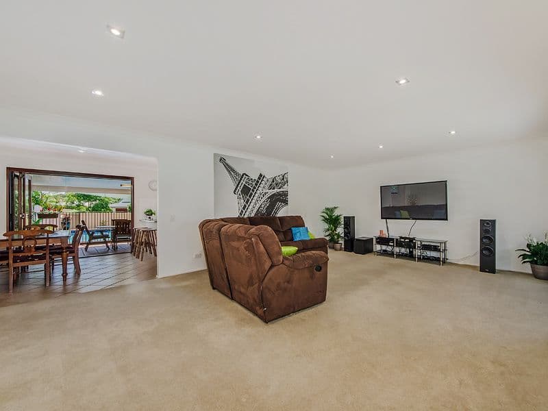 6 Grebe Place, BURLEIGH WATERS QLD 4220, Burleigh Waters - Thumbnail 6