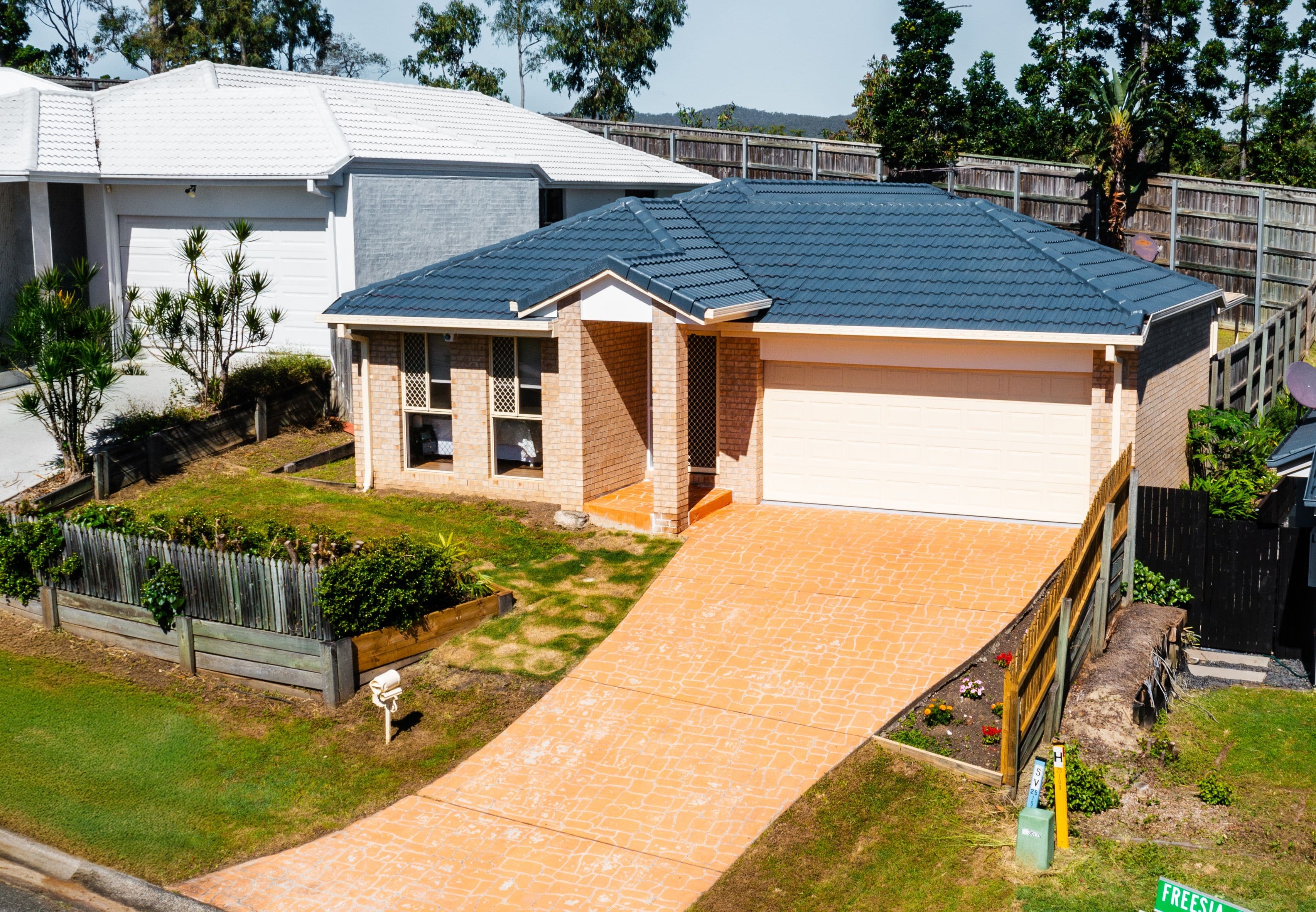 1 Freesia Close, Springfield Lakes QLD 4300, Springfield Lakes - Thumbnail 2