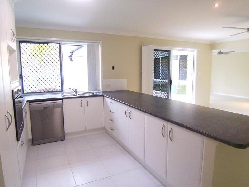 8 Acaciabark Place, LITTLE MOUNTAIN QLD 4551, Little Mountain - Thumbnail 3