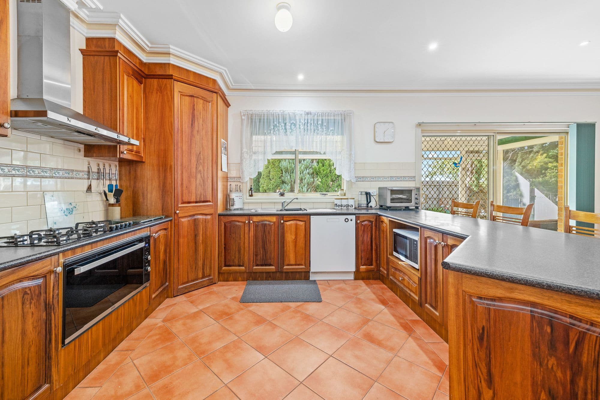 3 Linden Boulevard, Werribee VIC 3030, Werribee - Thumbnail 7