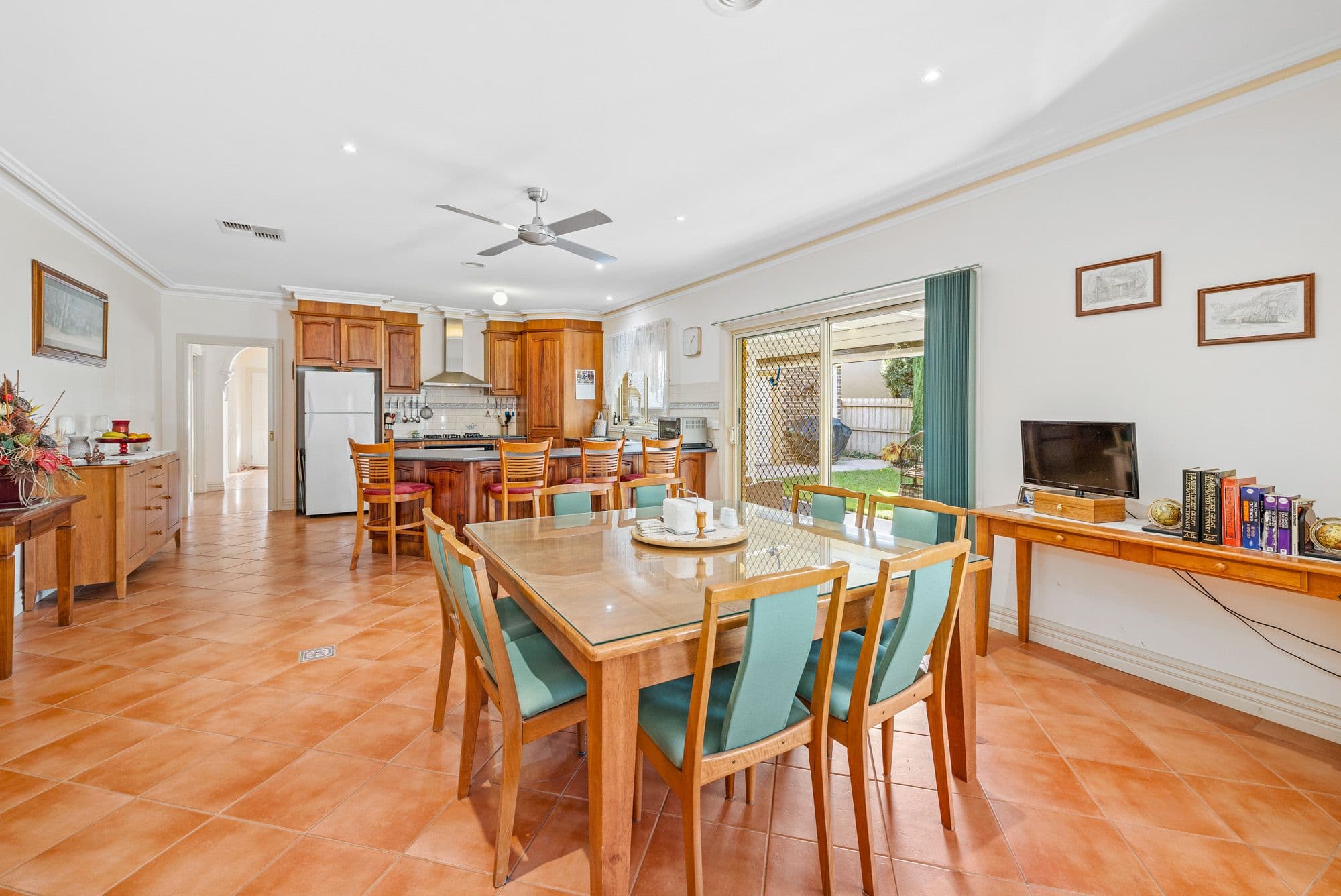 3 Linden Boulevard, Werribee VIC 3030, Werribee - Thumbnail 8