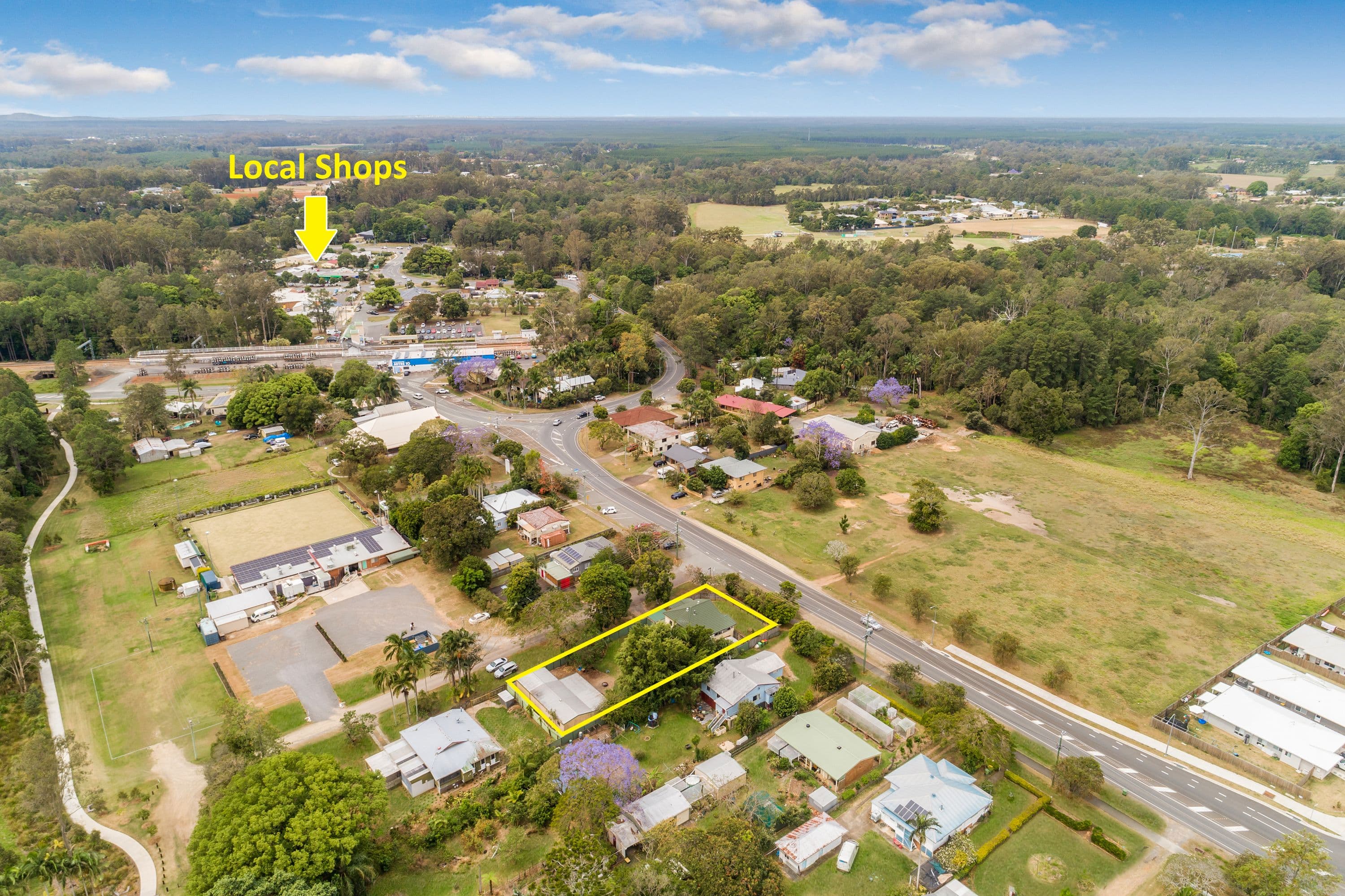 18 Coonowrin Road, Glass House Mountains QLD 4518, Glass House Mountains - Thumbnail 2