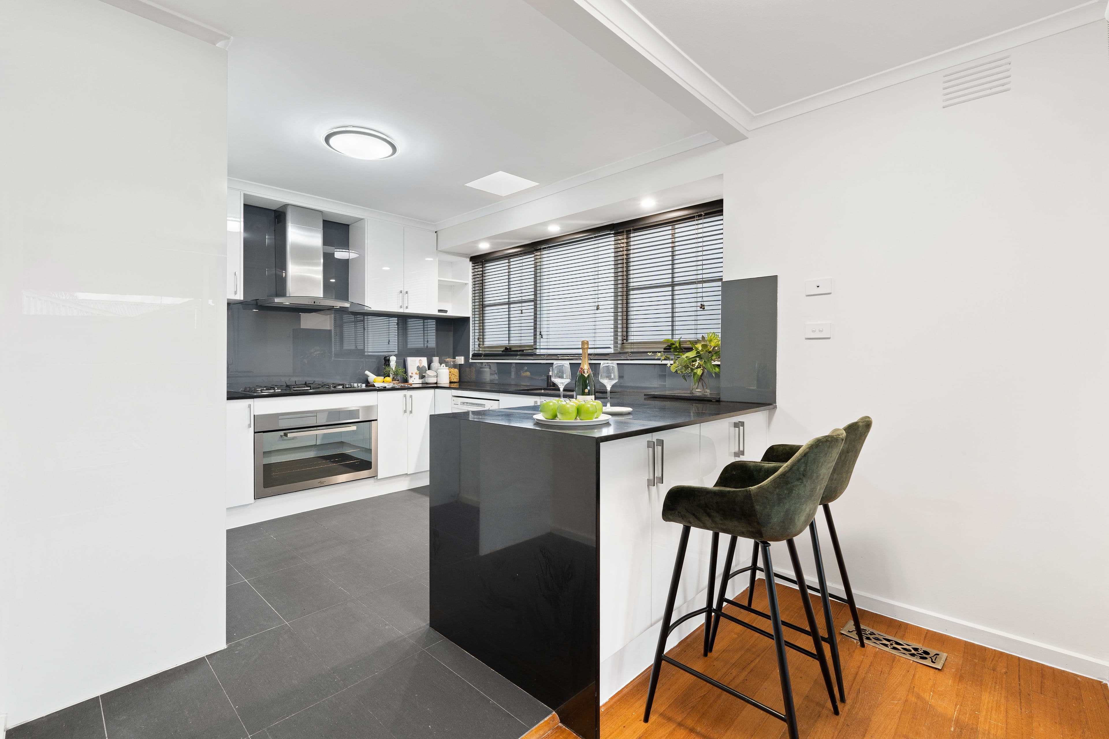 13 Folkstone Crescent, Ferntree Gully VIC 3156, Ferntree Gully - Thumbnail 6