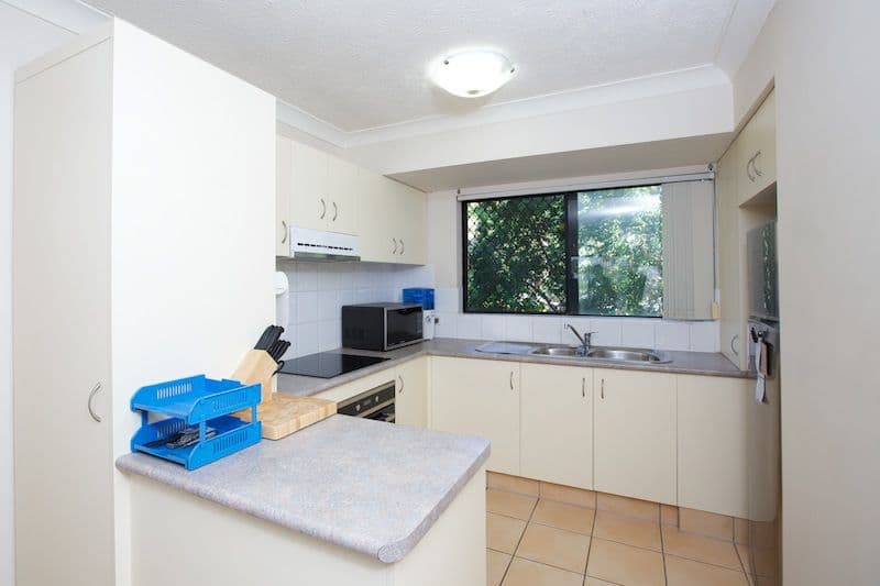 19 Lloyd Street, SOUTHPORT QLD 4215, Southport - Thumbnail 6