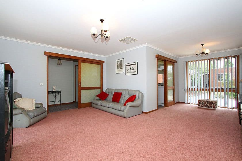 34 Heritage Drive, MILL PARK VIC 3082, Mill Park - Thumbnail 3