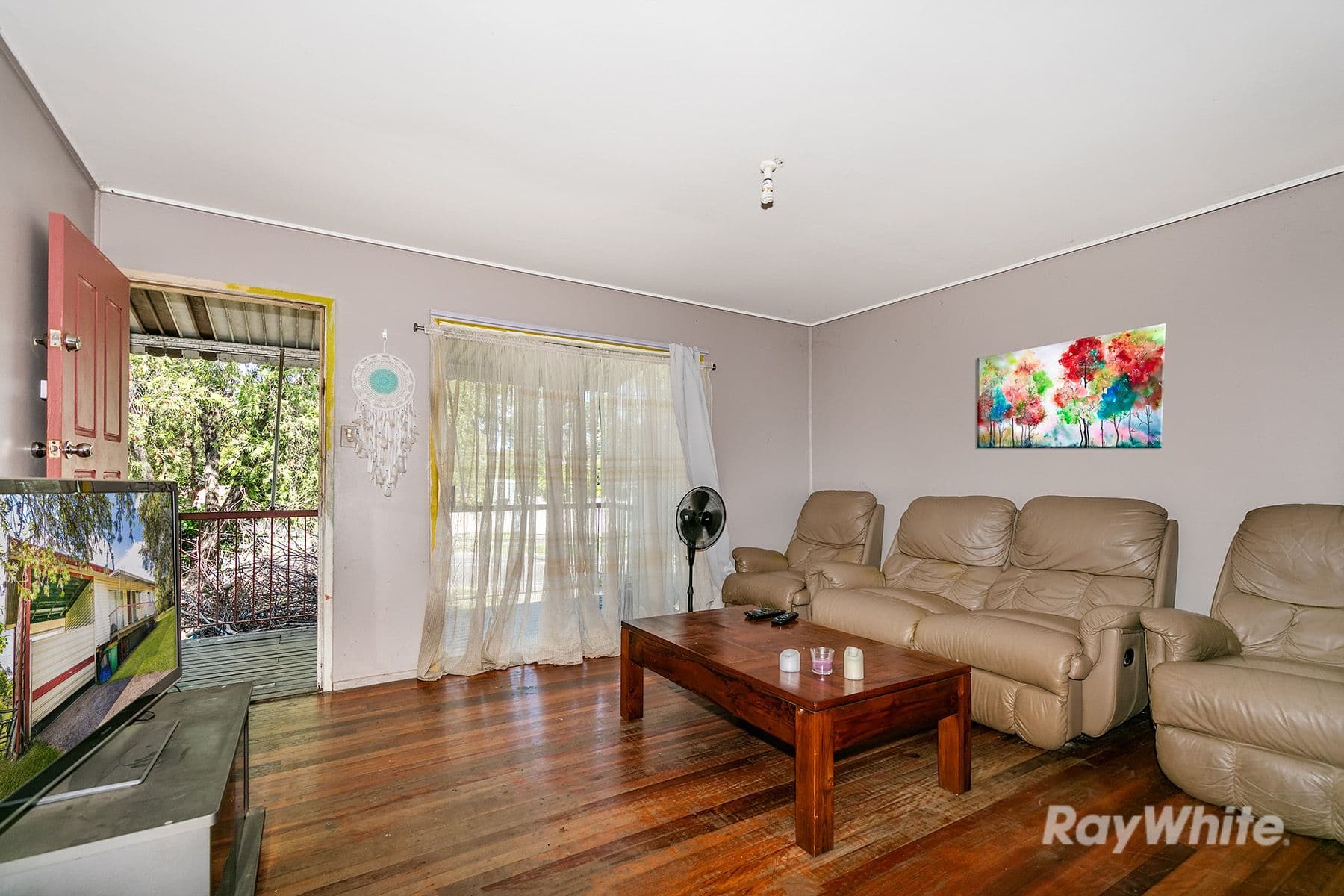 39 Winifred Street, Kingston QLD 4114, Kingston - Thumbnail 2