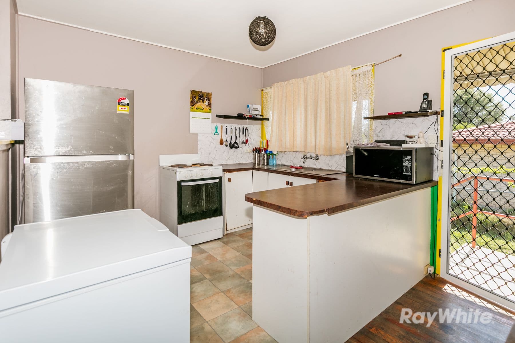 39 Winifred Street, Kingston QLD 4114, Kingston - Thumbnail 3