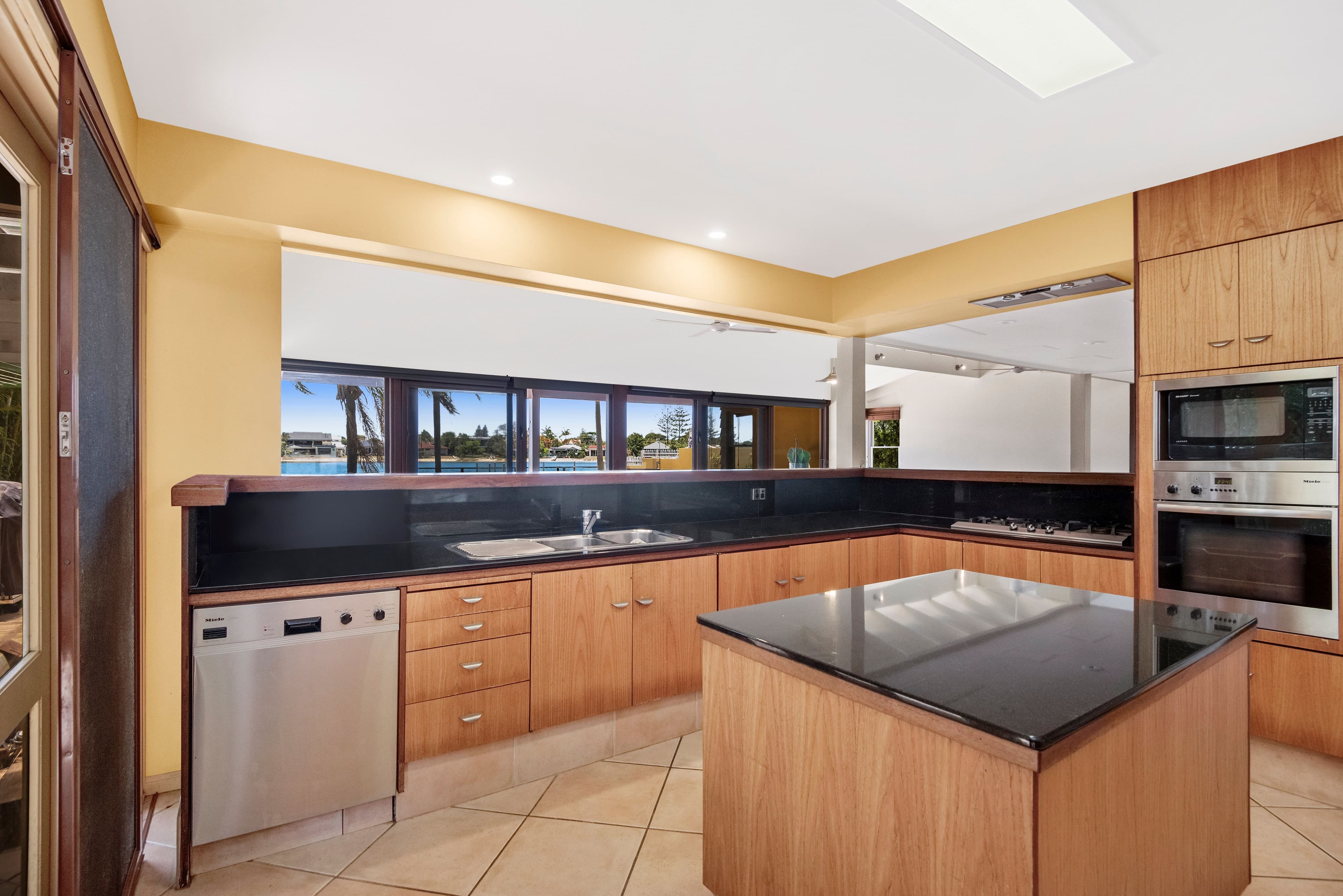 164 Mallawa Drive, Palm Beach QLD 4221, Palm Beach - Thumbnail 5
