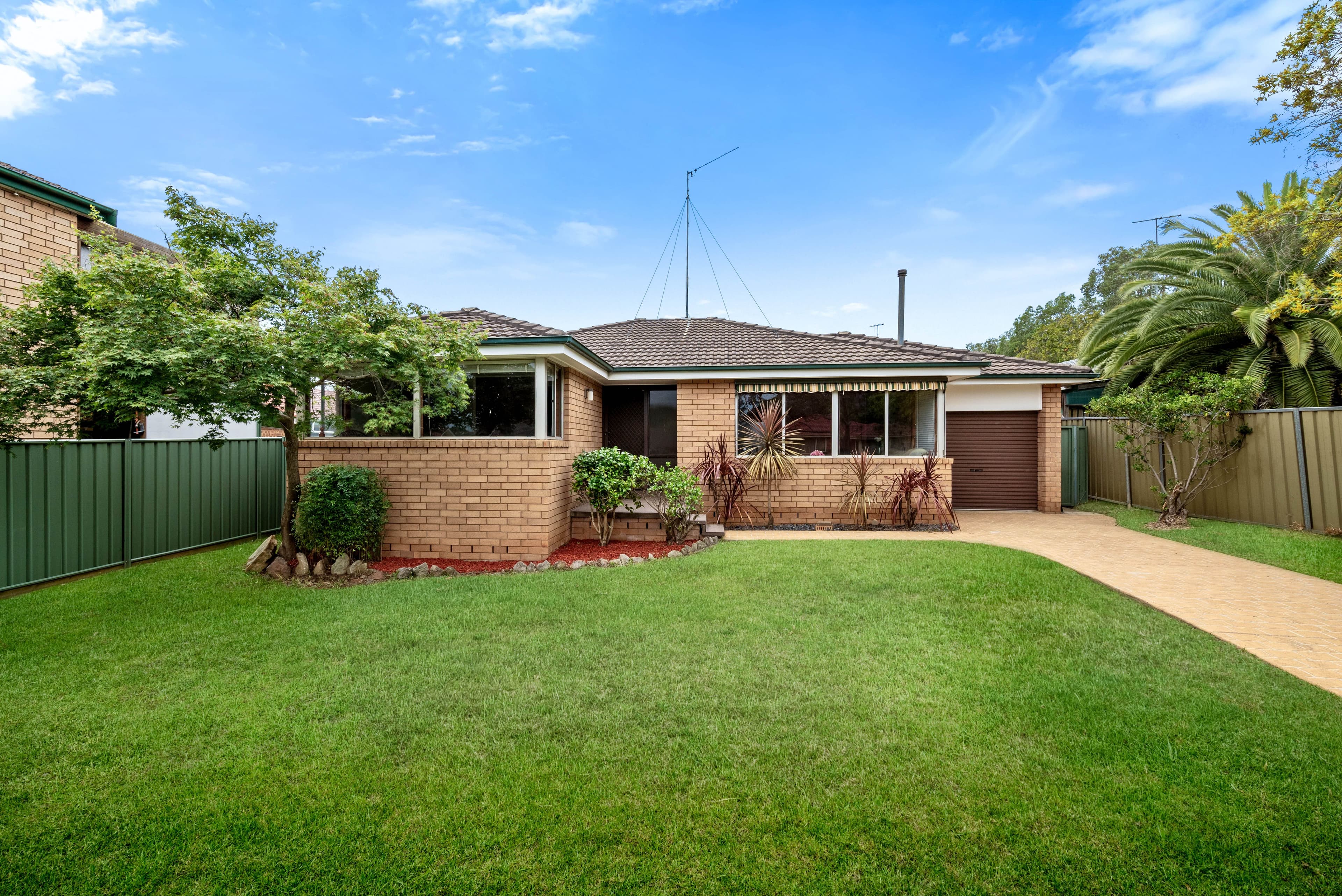 4 Jacaranda Avenue, Bradbury NSW 2560, Bradbury - Image 1