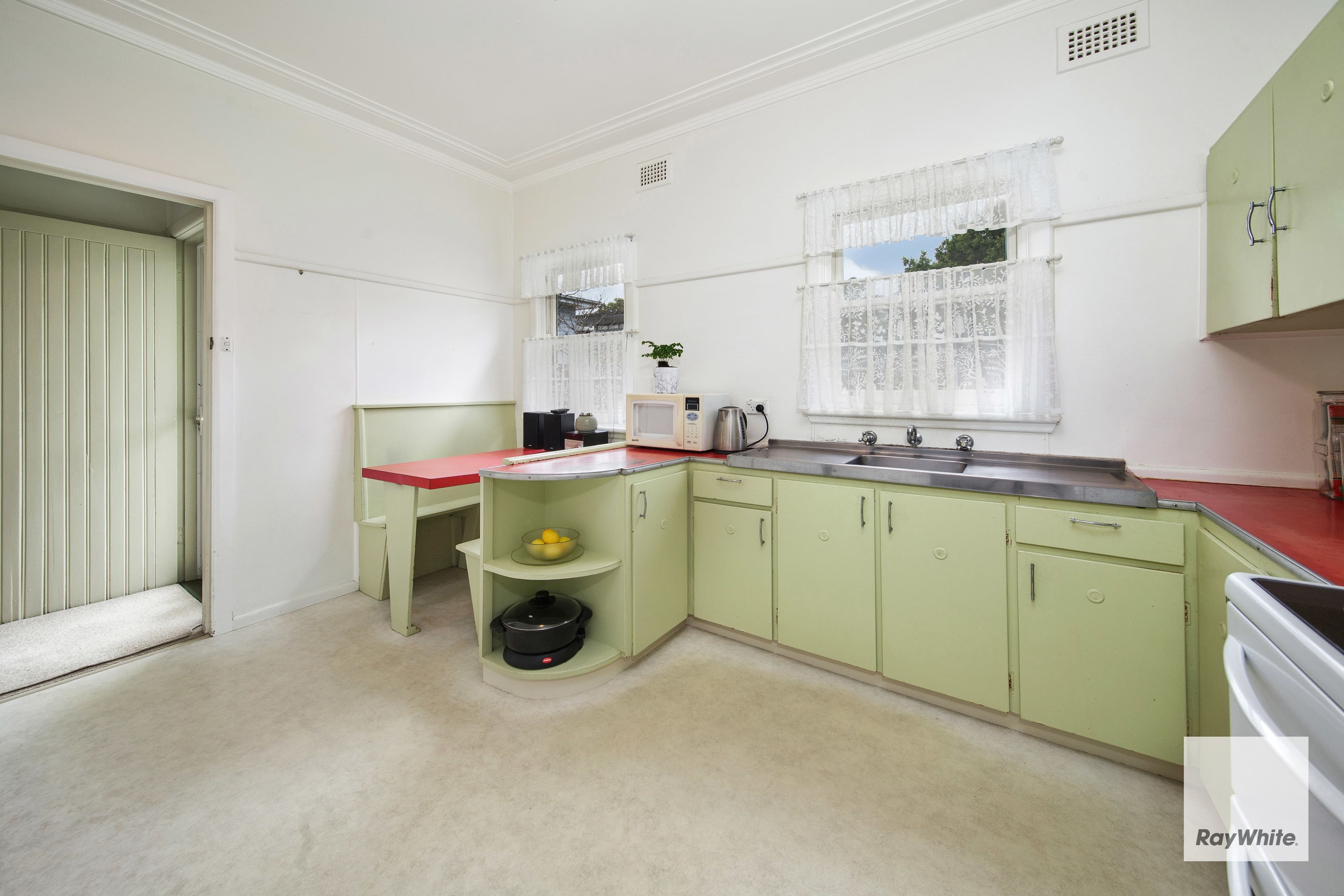 8 Burradoo Street, Caringbah South NSW 2229, Caringbah South - Thumbnail 3