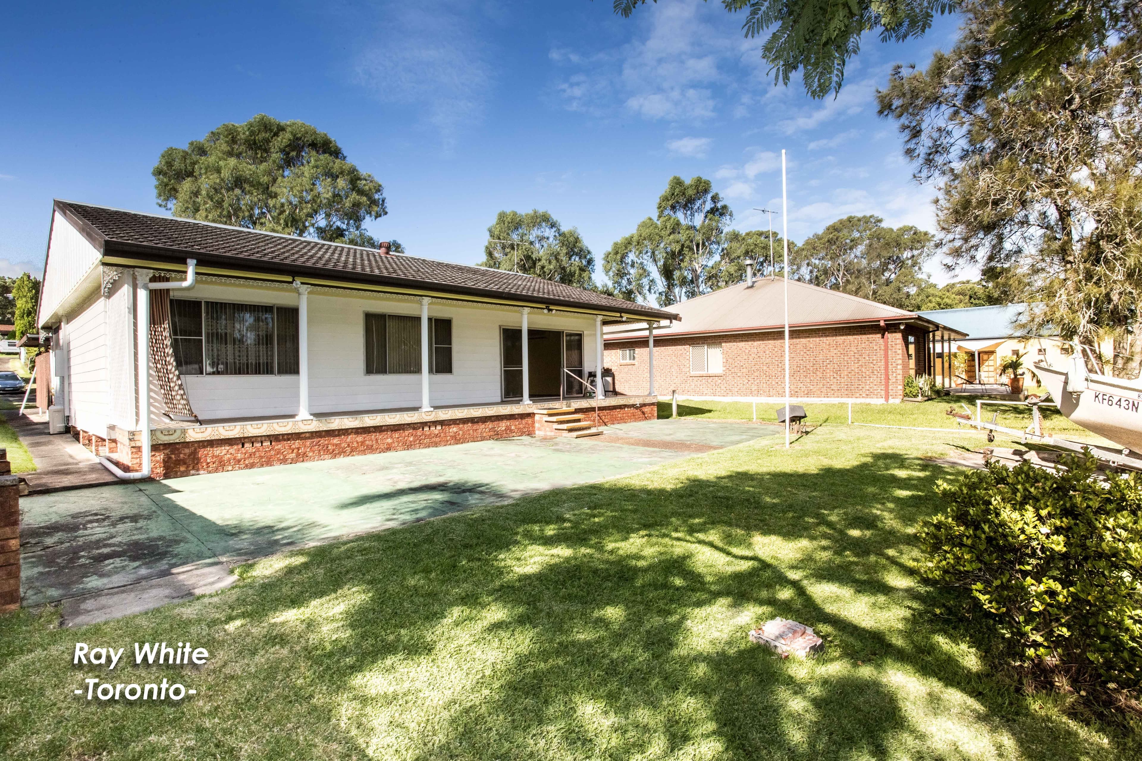 42 Macquarie Road, Fennell Bay - Thumbnail 2