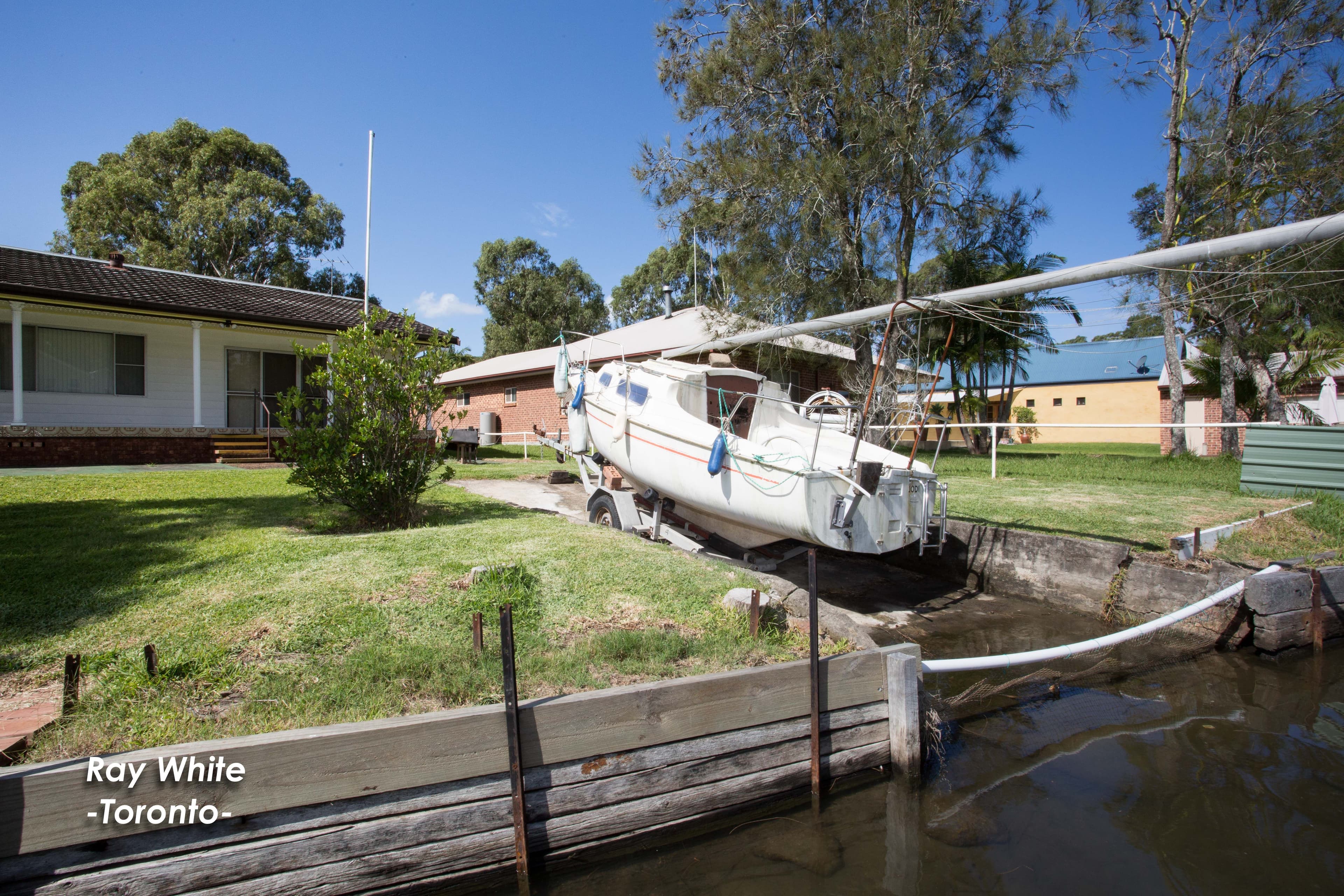 42 Macquarie Road, Fennell Bay - Thumbnail 3