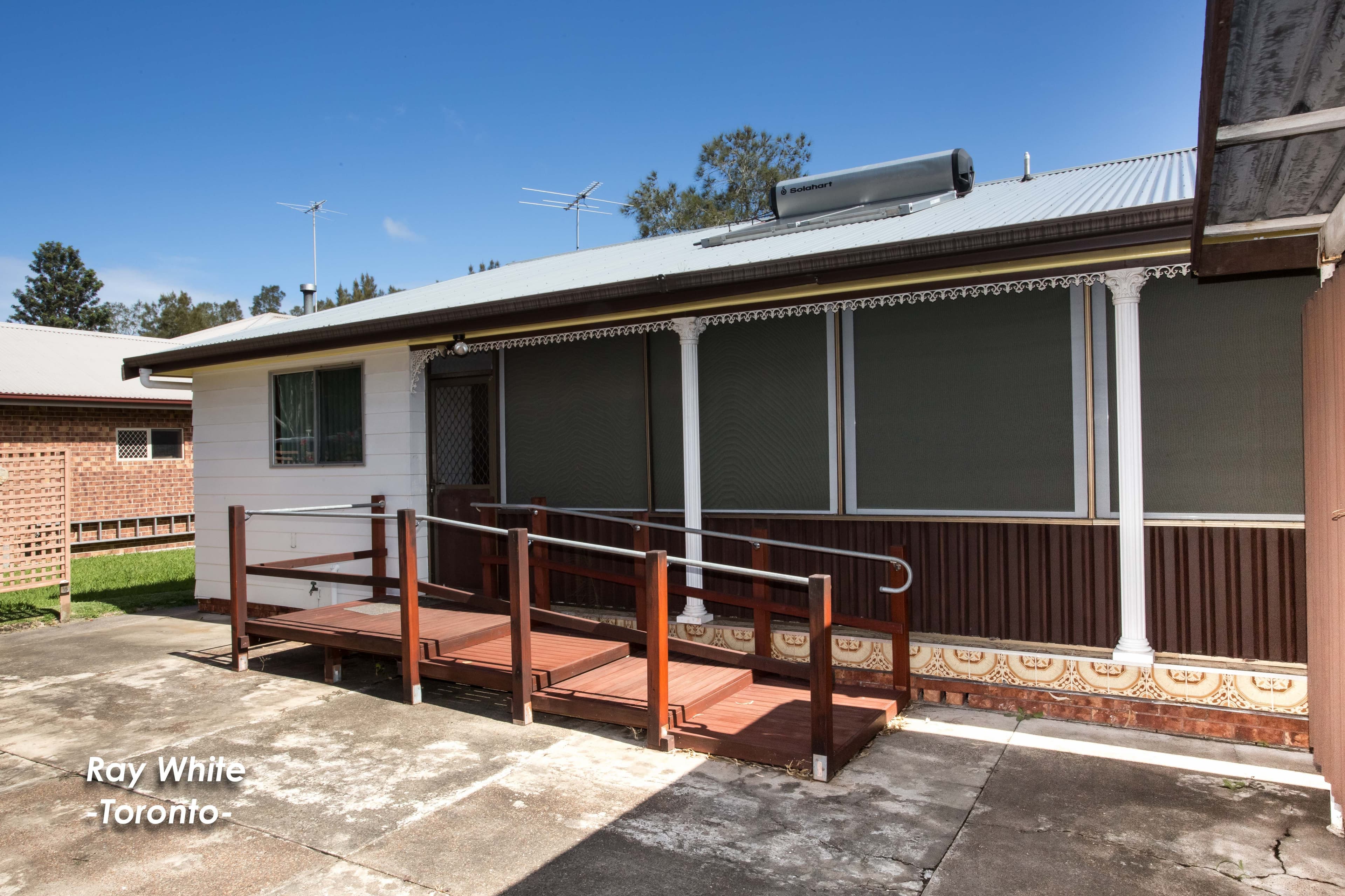 42 Macquarie Road, Fennell Bay - Thumbnail 4