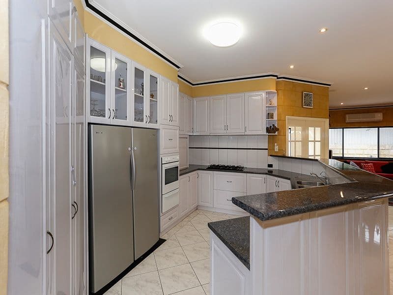 6 Anna Place, Wanneroo WA 6065, Wanneroo - Thumbnail 3