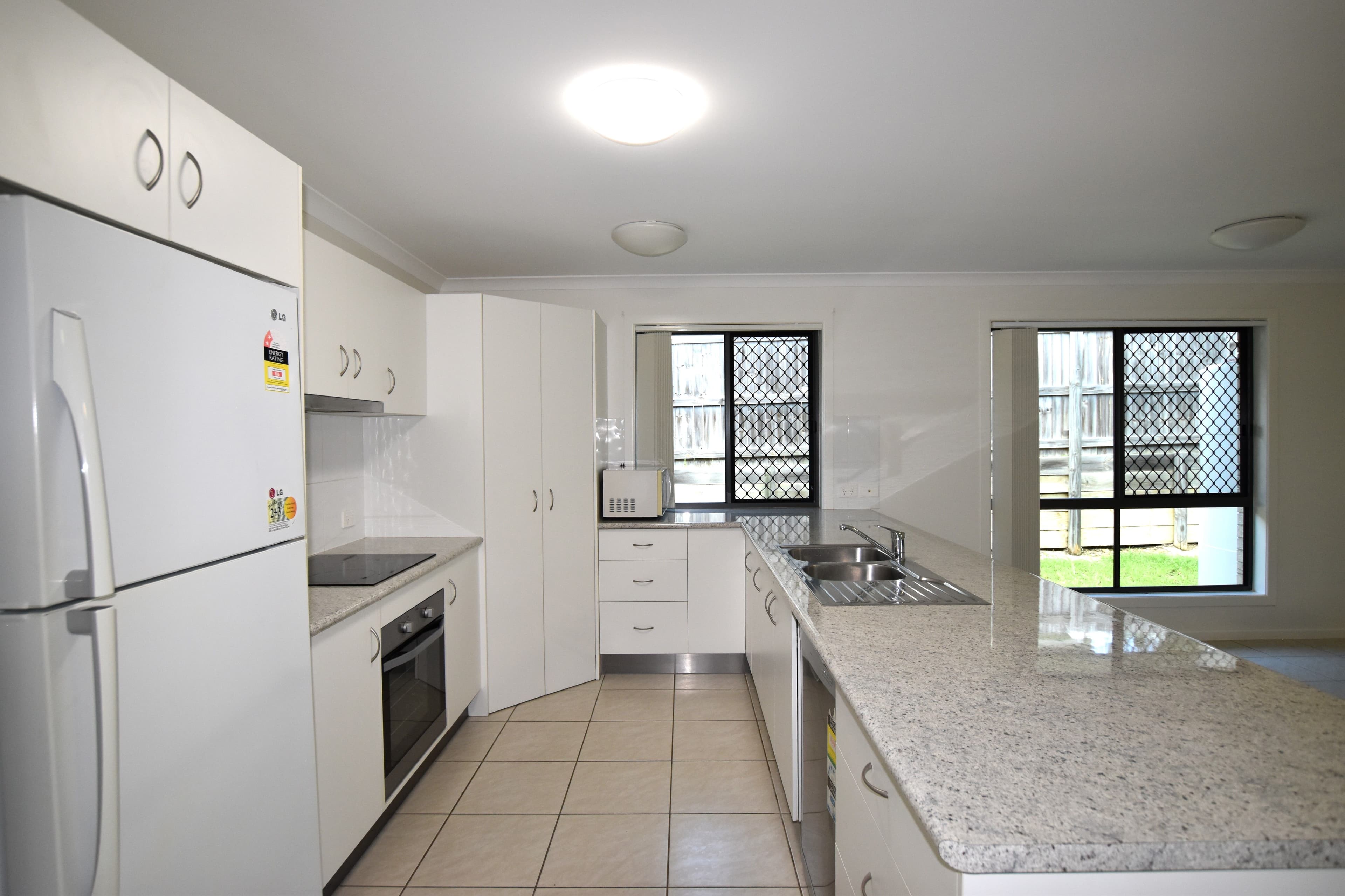 28 Briffney Street, Kirkwood QLD 4680, Kirkwood - Thumbnail 2