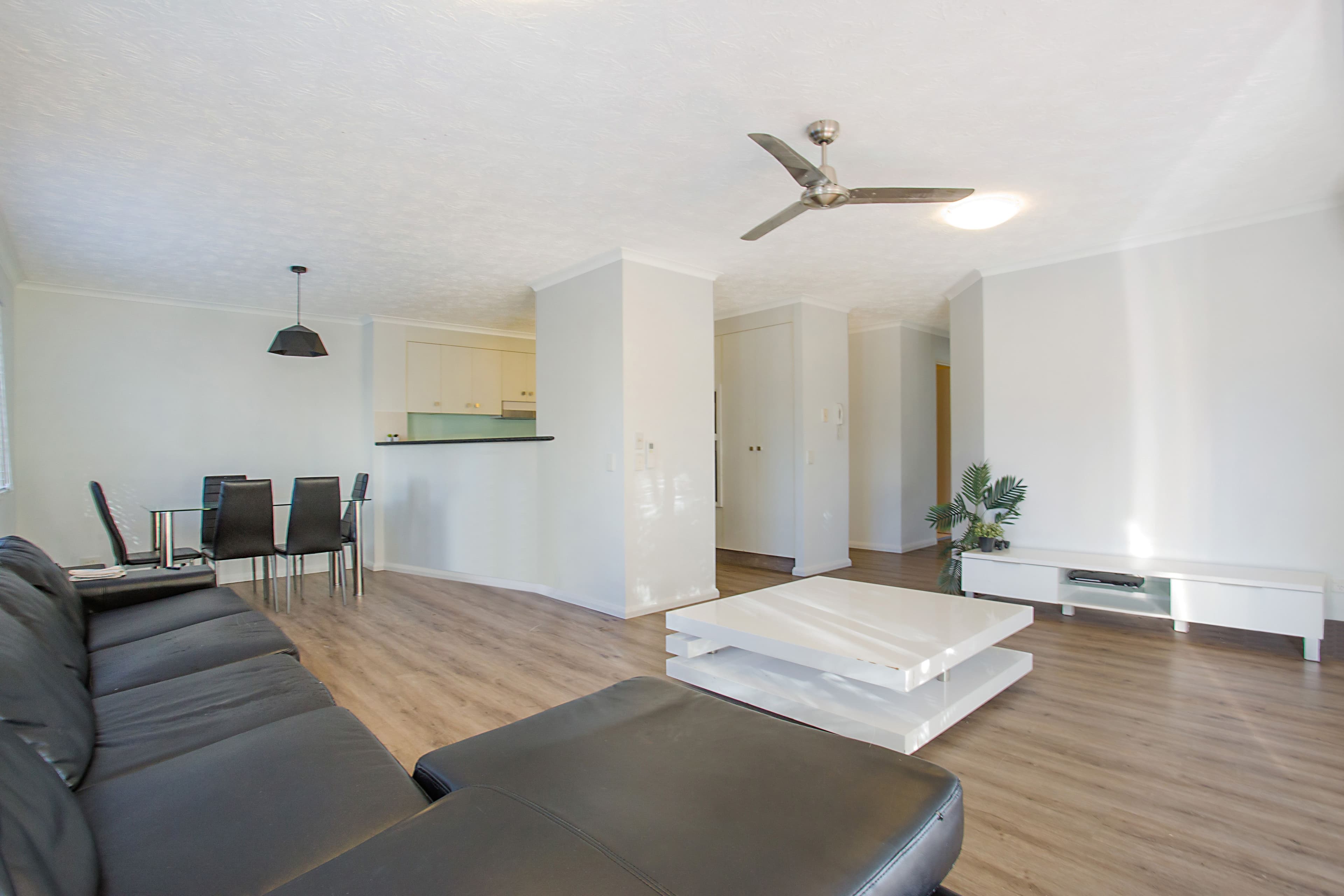 7 'Blue Haven Palms' 32 Second Avenue, Broadbeach QLD 4218, Broadbeach - Thumbnail 3