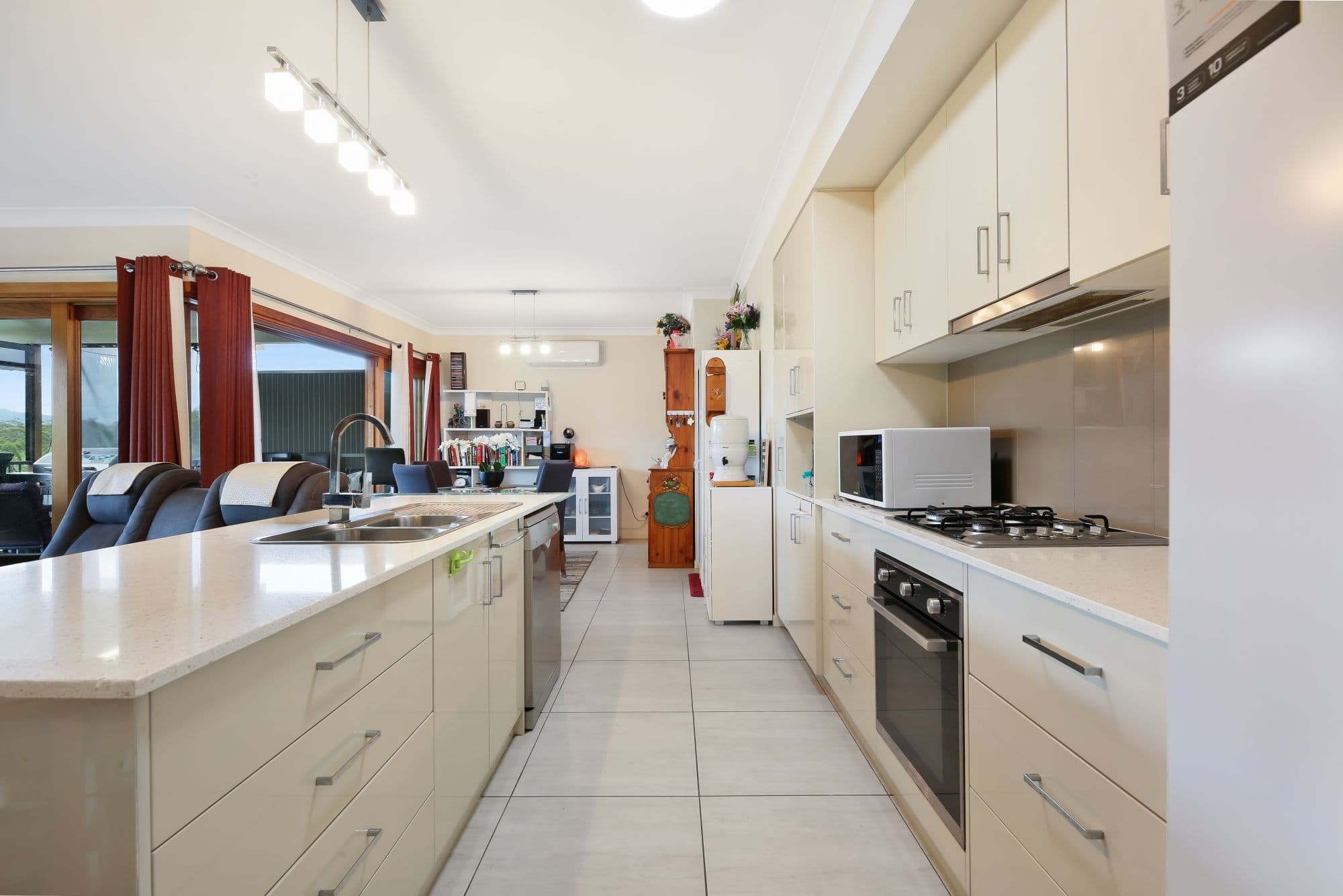 8 Caprice Street, Bonogin QLD 4213, Bonogin - Thumbnail 5