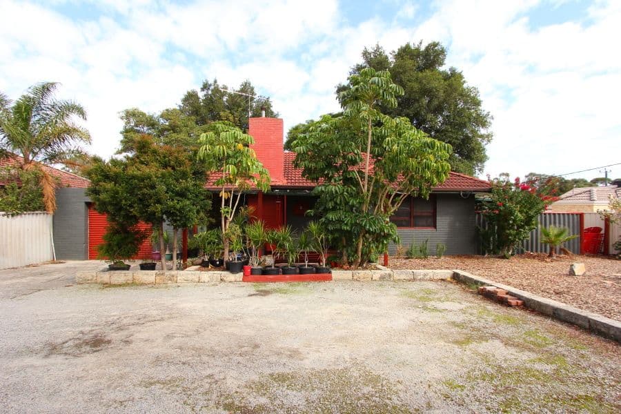 4 Tighe Street, CLOVERDALE WA 6105, Cloverdale - Thumbnail 2
