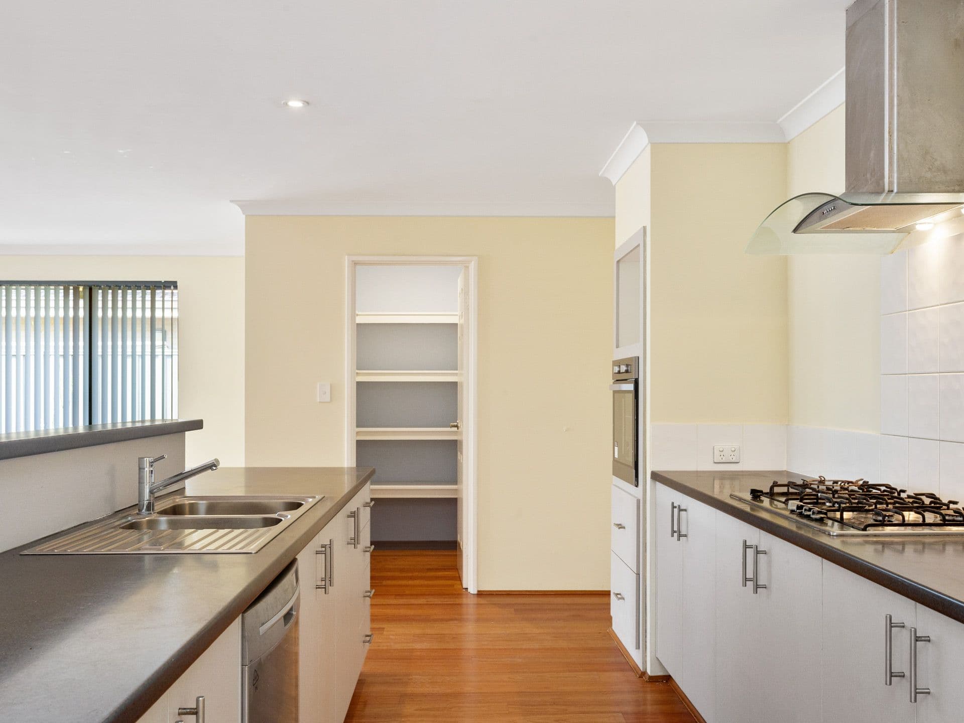 13 Barclay Way, Piara Waters WA 6112, Piara Waters - Thumbnail 8
