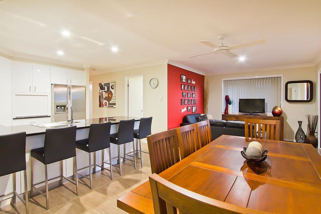77 Casuarina Drive, ELANORA QLD 4221, Elanora - Thumbnail 6