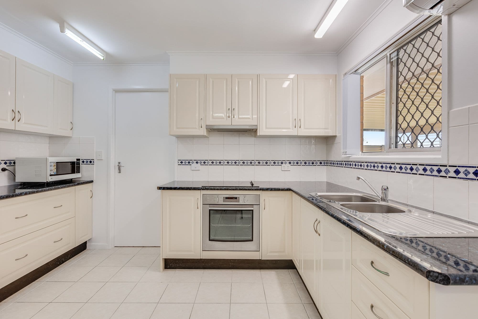 27 Merino Street, Harristown QLD 4350, Harristown - Thumbnail 5