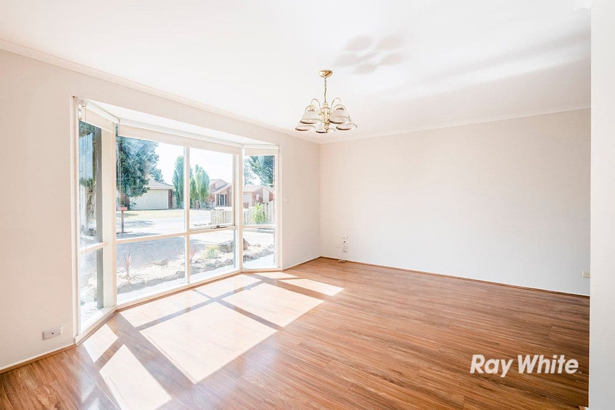 10 Balook Court, Cranbourne North VIC 3977, Cranbourne North - Thumbnail 2