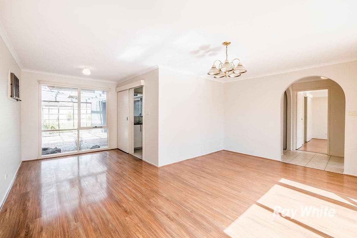 10 Balook Court, Cranbourne North VIC 3977, Cranbourne North - Thumbnail 4