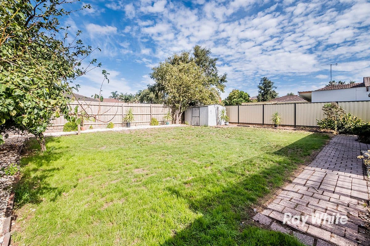 10 Balook Court, Cranbourne North VIC 3977, Cranbourne North - Thumbnail 5