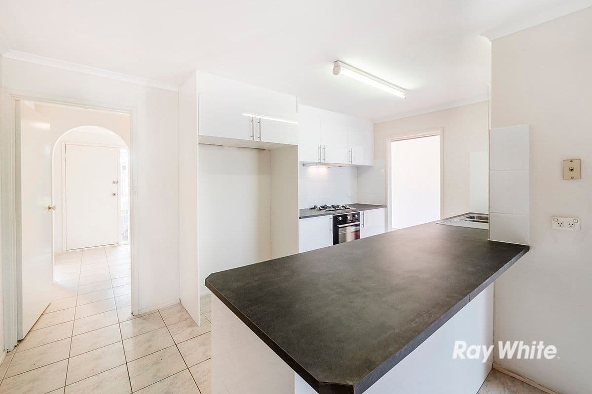 10 Balook Court, Cranbourne North VIC 3977, Cranbourne North - Thumbnail 8