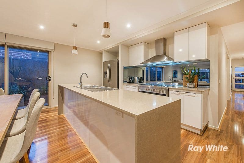 71 Elmslie Drive, Cranbourne East VIC 3977, Cranbourne East - Thumbnail 3