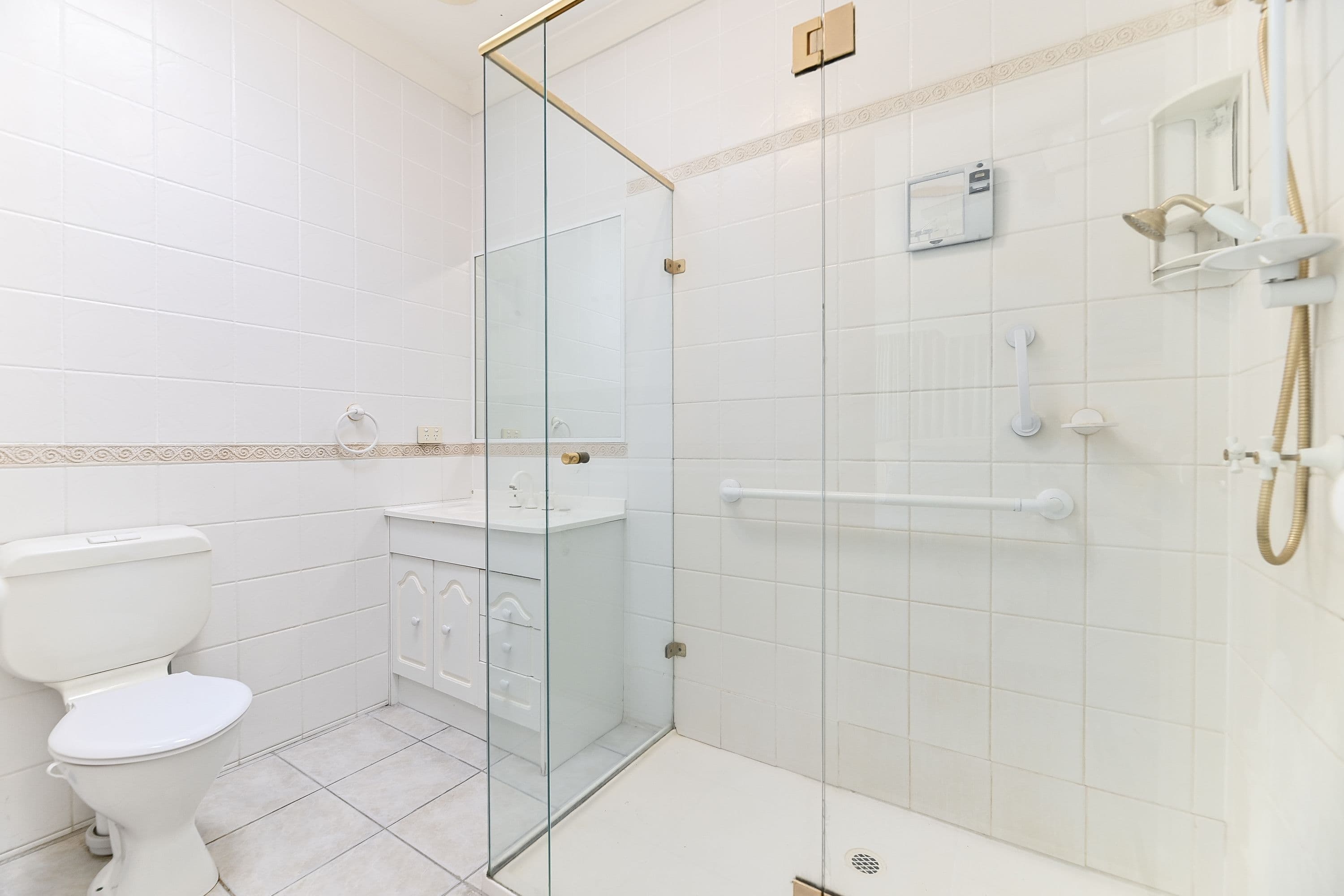28 Russell Crescent, Mount Waverley VIC 3149, Mount Waverley - Thumbnail 8