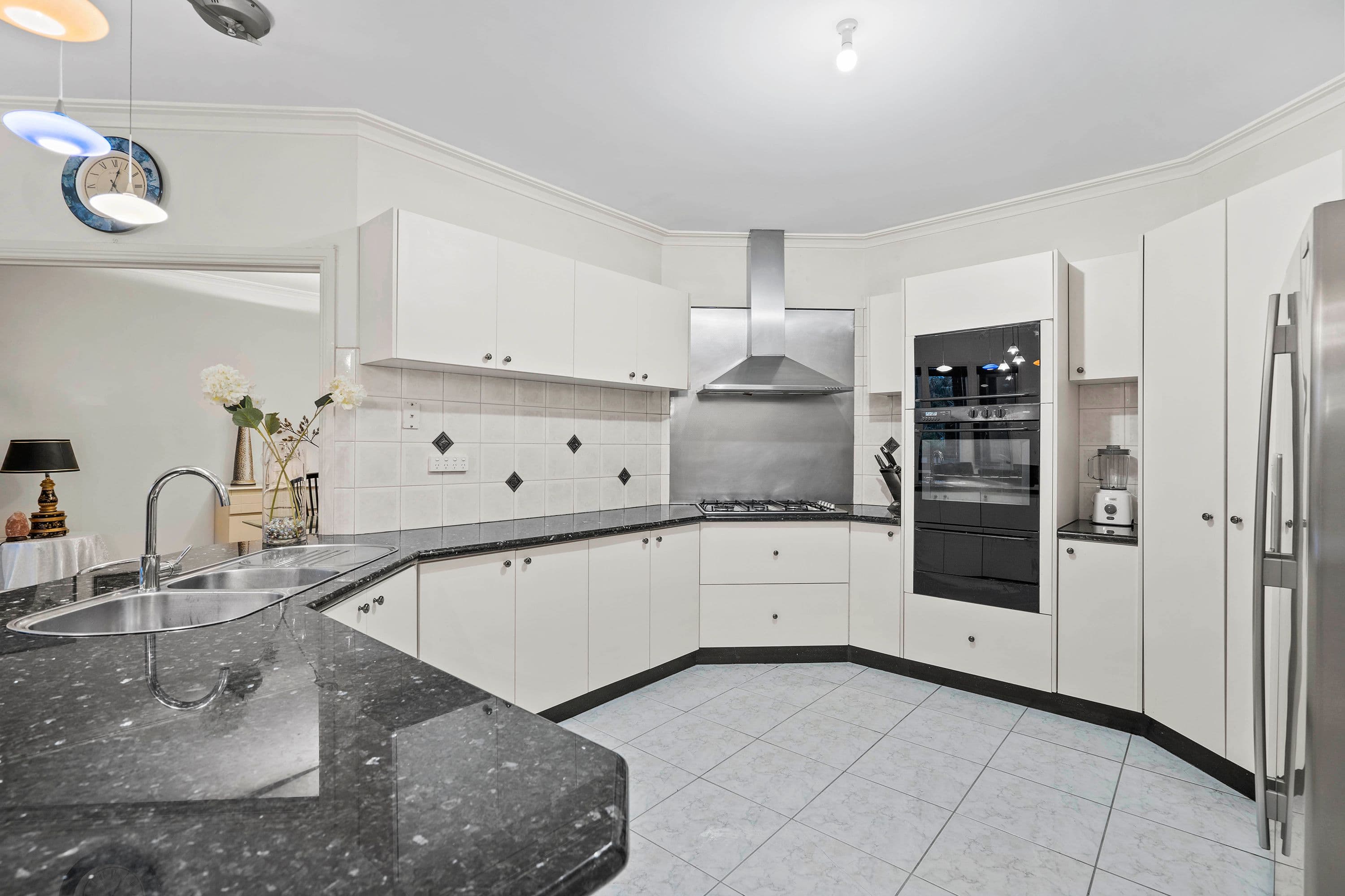 8 Revilo Court, Mulgrave VIC 3170, Mulgrave - Thumbnail 4