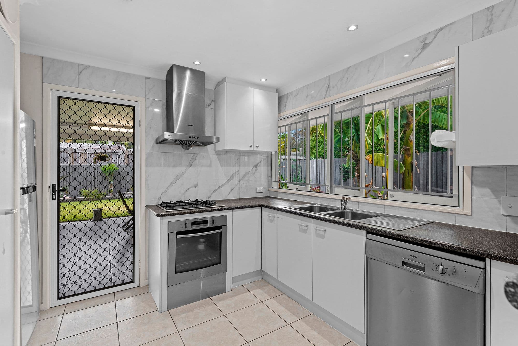 11 Durness Street, Kenmore QLD 4069, Kenmore - Thumbnail 6