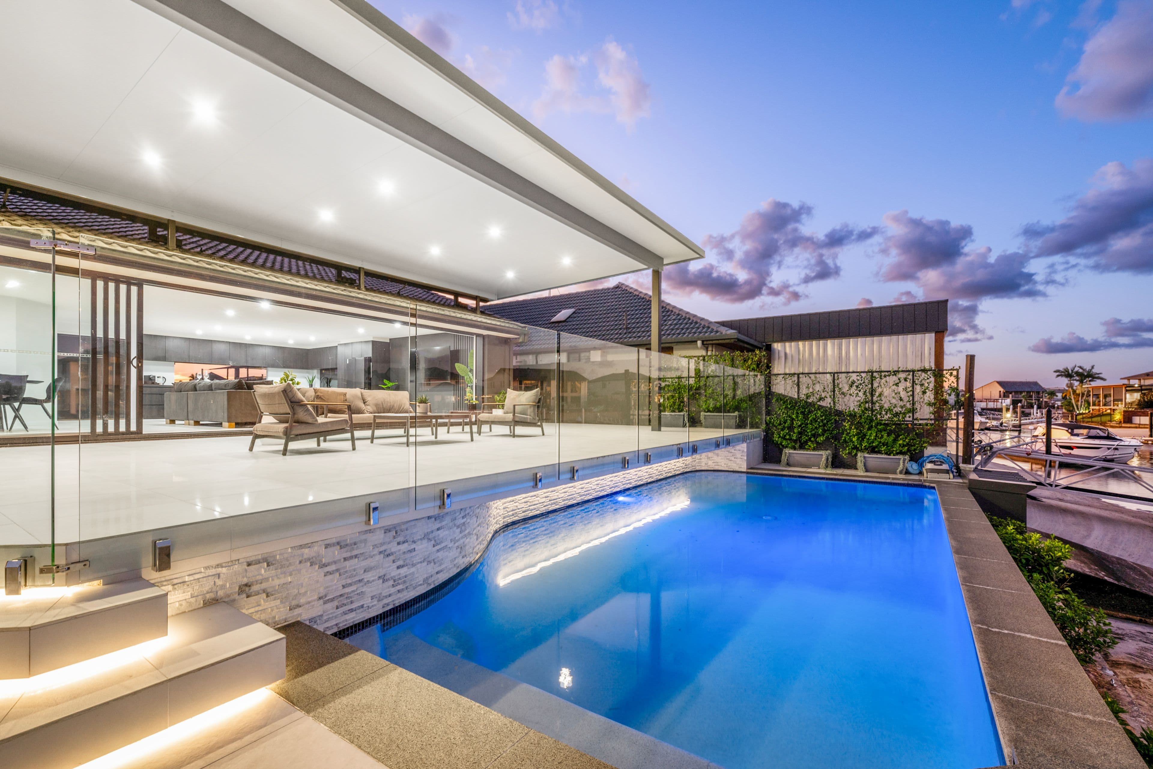 25 Seabreeze Street, Paradise Point QLD 4216, Paradise Point - Thumbnail 2