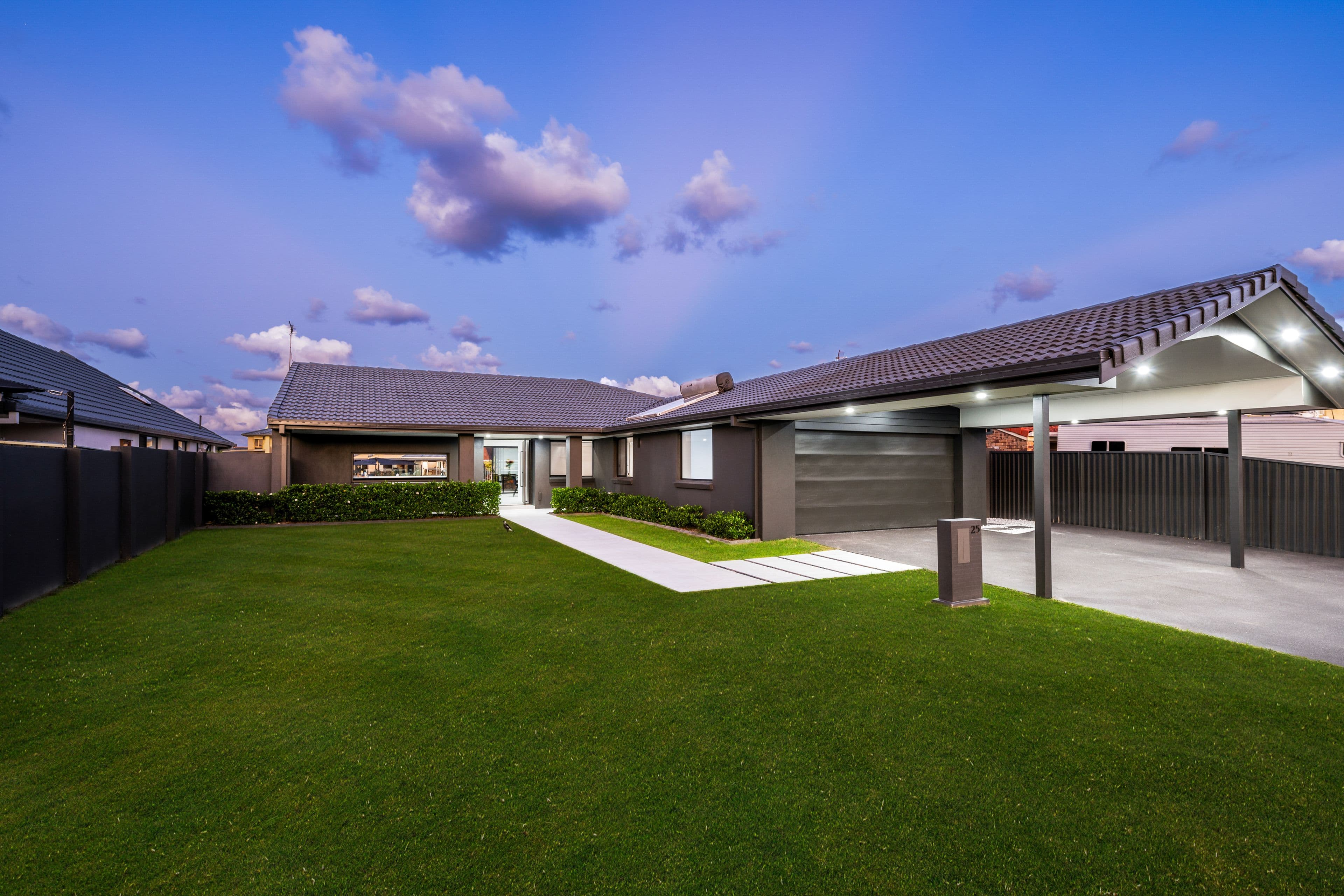 25 Seabreeze Street, Paradise Point QLD 4216, Paradise Point - Thumbnail 4