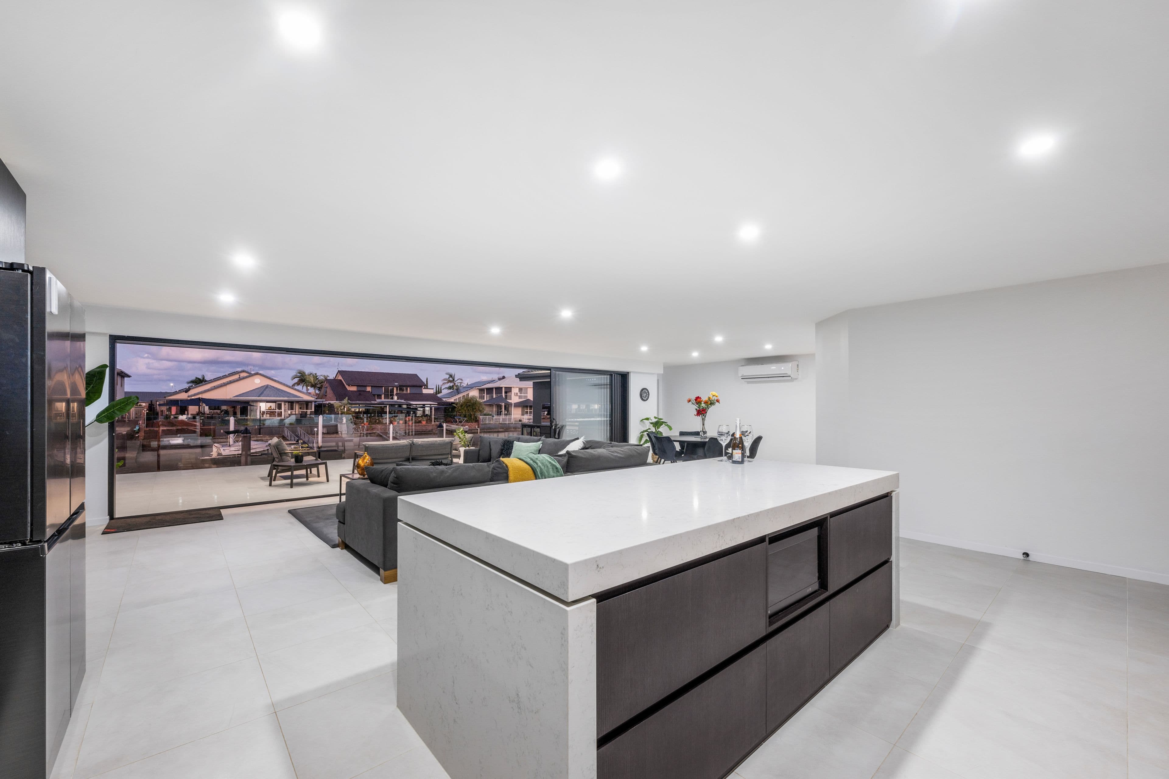 25 Seabreeze Street, Paradise Point QLD 4216, Paradise Point - Thumbnail 5