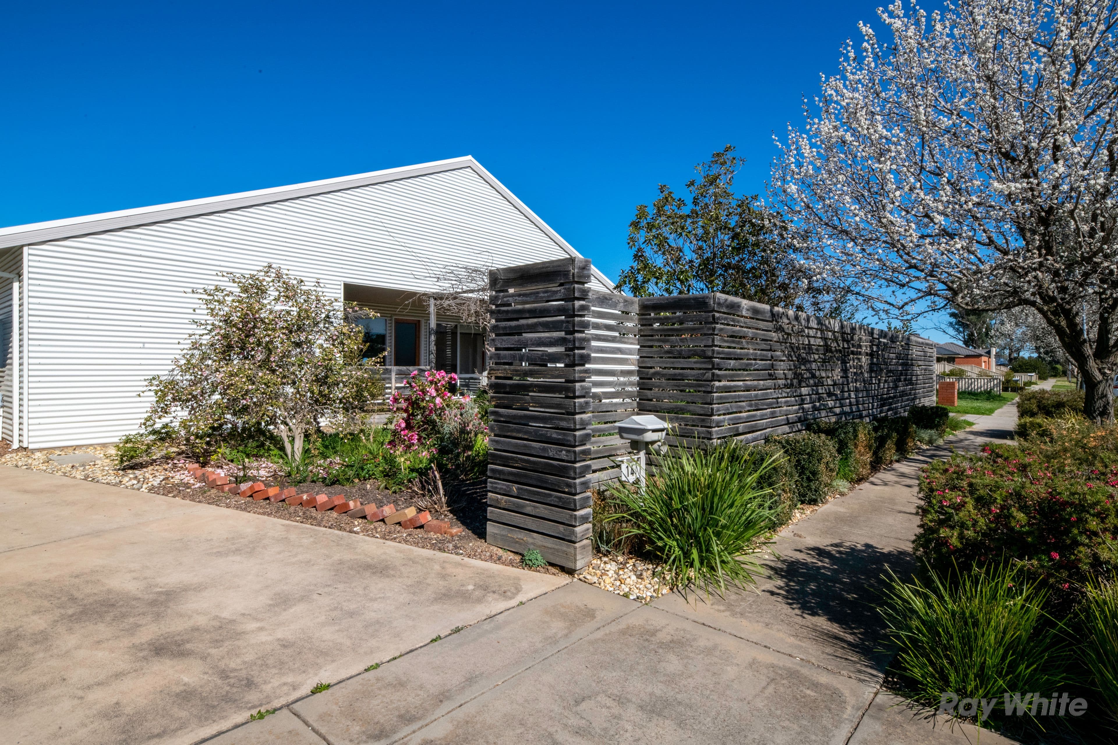 14 Amber Avenue, Benalla VIC 3672, Benalla - Image 1