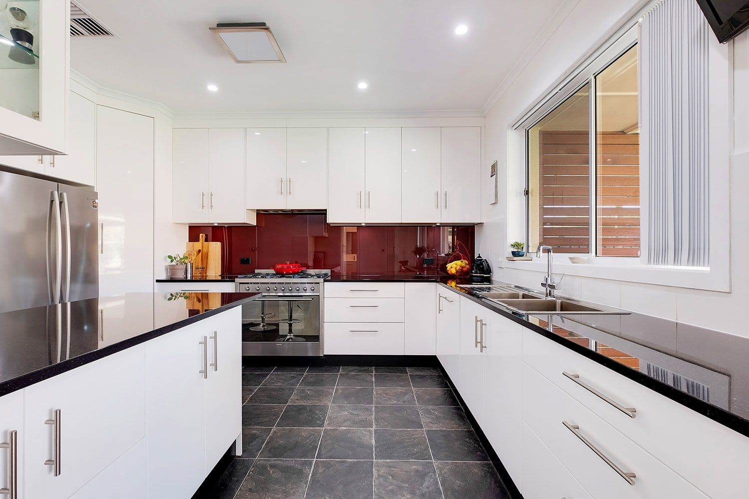 25 Oakleigh Road, Marion SA 5043, Marion - Thumbnail 2