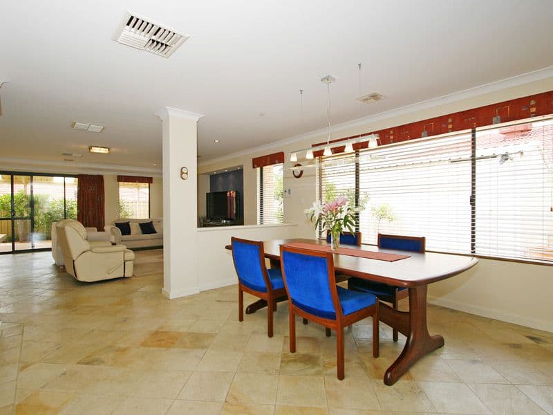 16 Gundaring Turn, CANNING VALE WA 6155, Canning Vale - Thumbnail 2