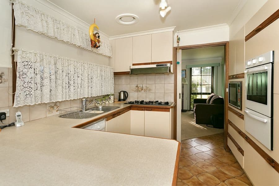 7 Canopus Place, MELTON WEST VIC 3337, Melton West - Thumbnail 2
