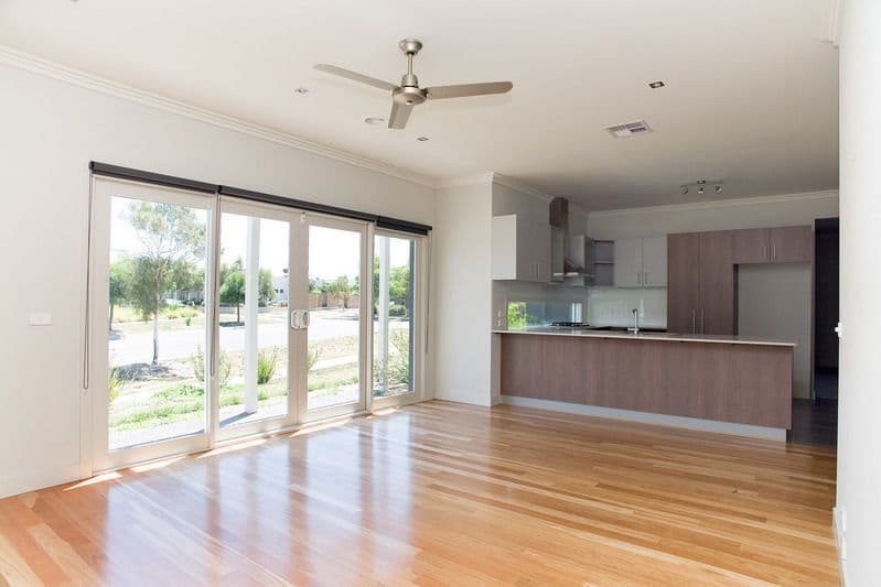 18 McKillop Avenue, Epping VIC 3076, Epping - Thumbnail 2