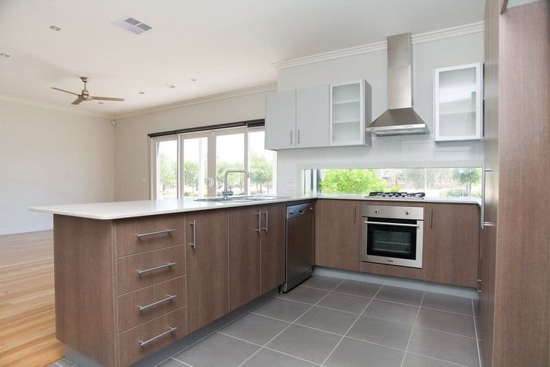 18 McKillop Avenue, Epping VIC 3076, Epping - Thumbnail 3
