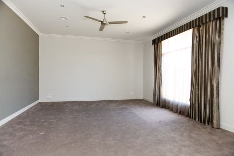 18 McKillop Avenue, Epping VIC 3076, Epping - Thumbnail 4