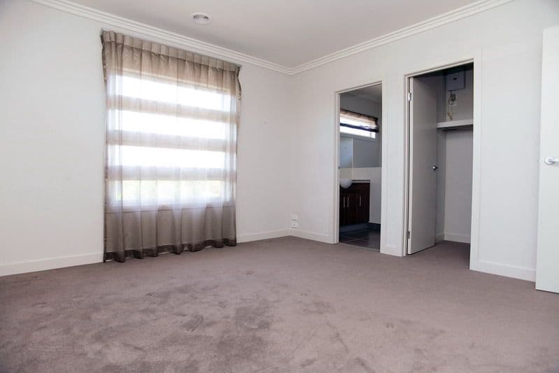 18 McKillop Avenue, Epping VIC 3076, Epping - Thumbnail 7