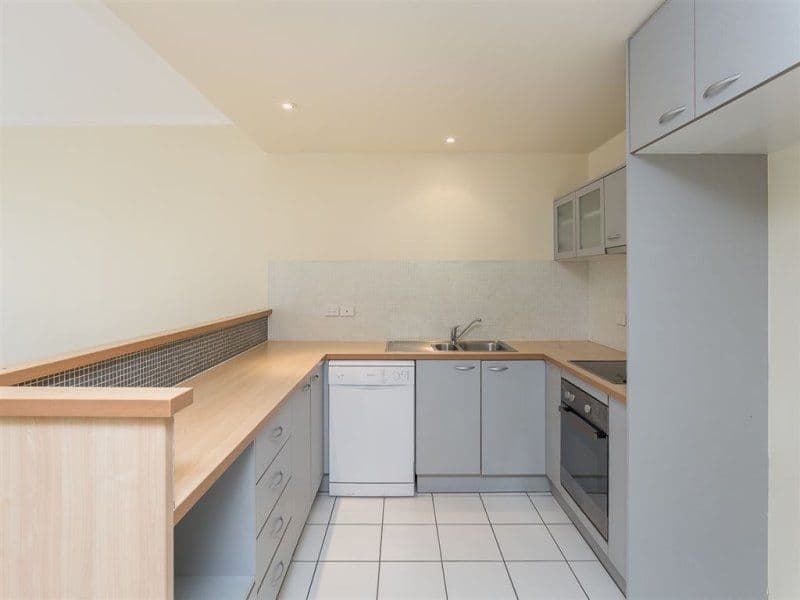 82-86 Mein Street, Scarborough QLD 4020, Scarborough - Thumbnail 2