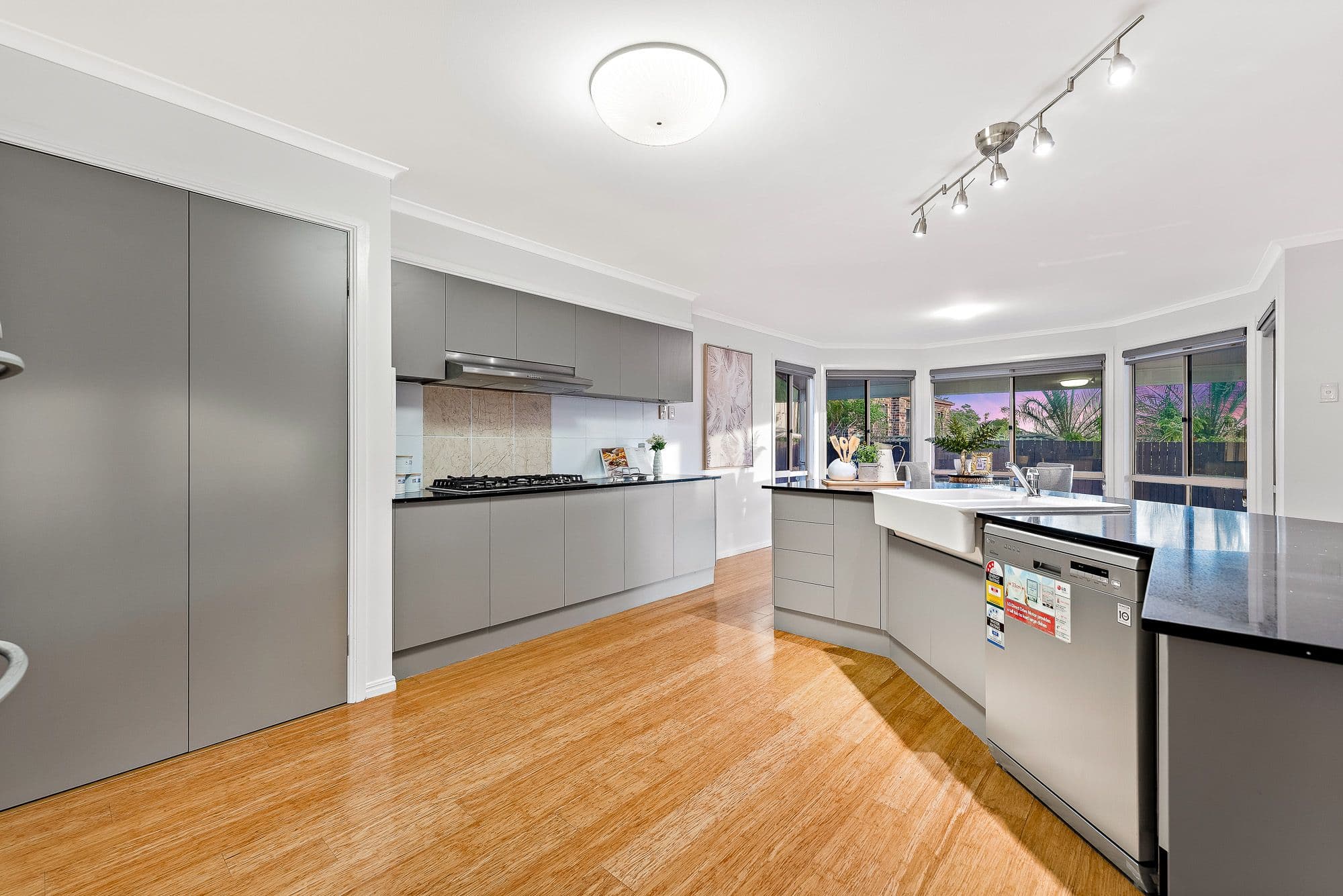27 Cedar Place, Stretton QLD 4116, Stretton - Thumbnail 6