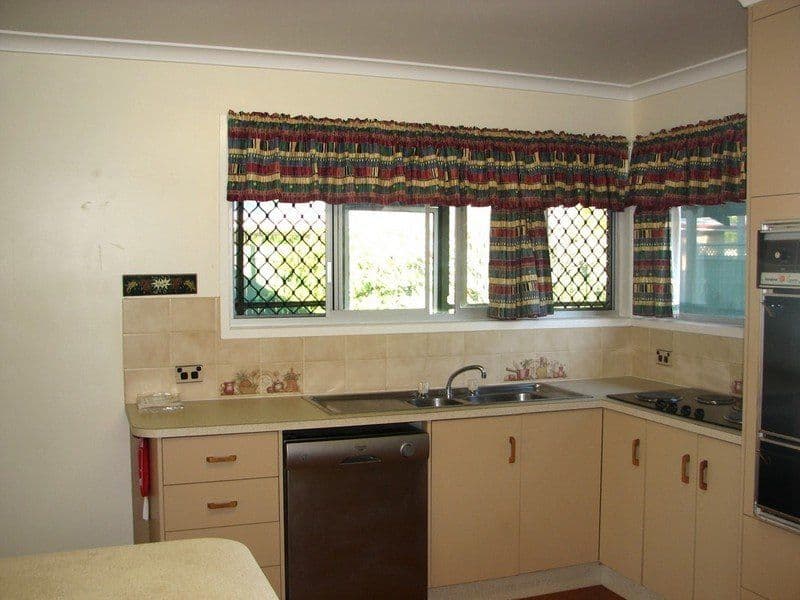 29 Richards Street, SVENSSON HEIGHTS QLD 4670, Svensson Heights - Thumbnail 4
