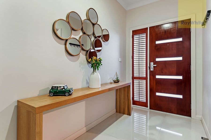 37 Viewside Crescent, Craigieburn VIC 3064, Craigieburn - Thumbnail 2