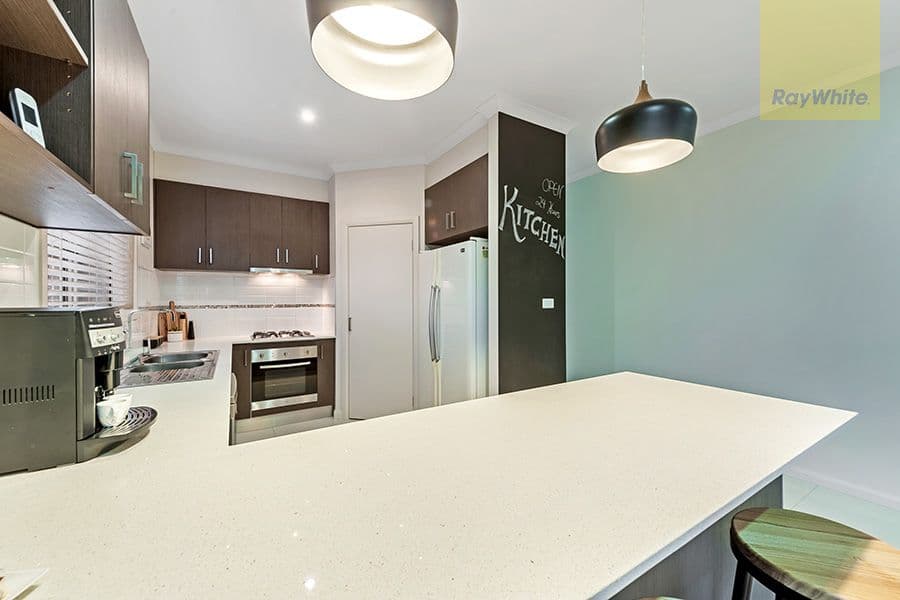37 Viewside Crescent, Craigieburn VIC 3064, Craigieburn - Thumbnail 4